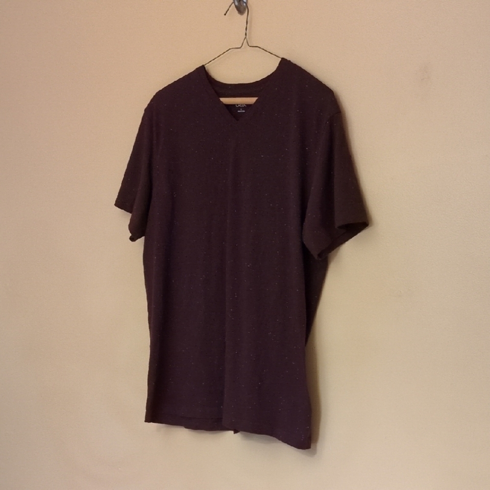 maroon T-shirt V-neck